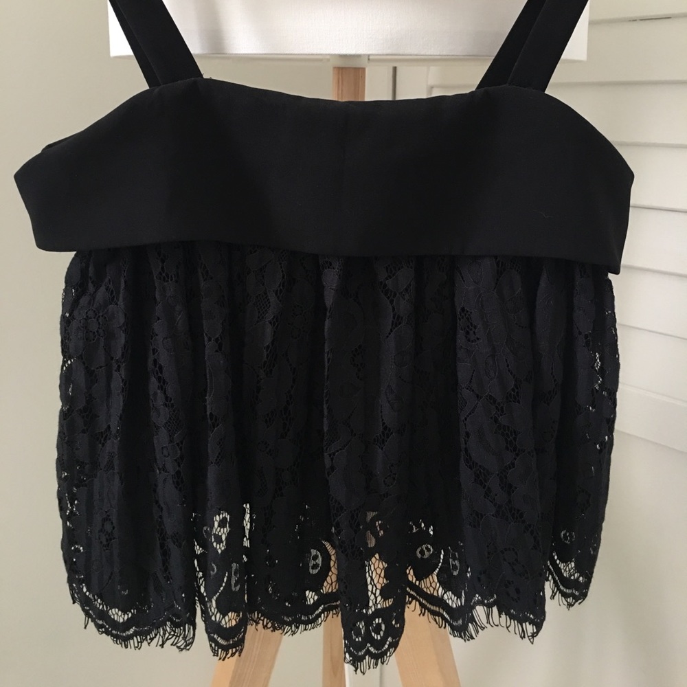 Lacy crop from Keepsake in size S.